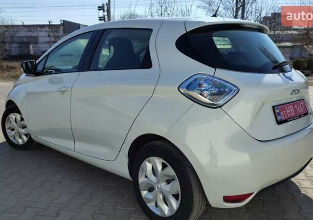 Білий Рено Зое, об'ємом двигуна 0 л та пробігом 78 тис. км за 9500 $, фото 4 на Automoto.ua