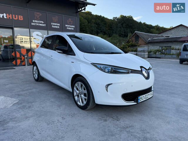Белый Рено Зое, объемом двигателя 0 л и пробегом 51 тыс. км за 10800 $, фото 23 на Automoto.ua
