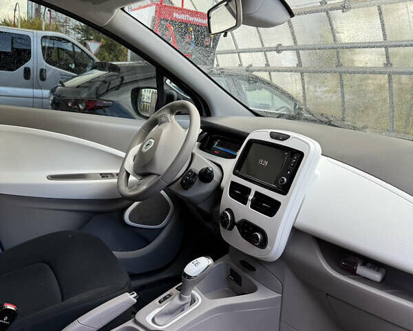 Рено Зое 2018 в Львове на Automoto.ua Белый Рено Зое, объемом двигателя 0 л и пробегом 78 тыс. км за 9900 $, фото 3 на Automoto.ua