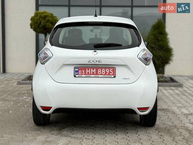 Белый Рено Зое, объемом двигателя 0 л и пробегом 127 тыс. км за 9200 $, фото 12 на Automoto.ua