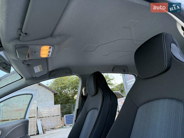 Белый Рено Зое, объемом двигателя 0 л и пробегом 51 тыс. км за 10800 $, фото 64 на Automoto.ua