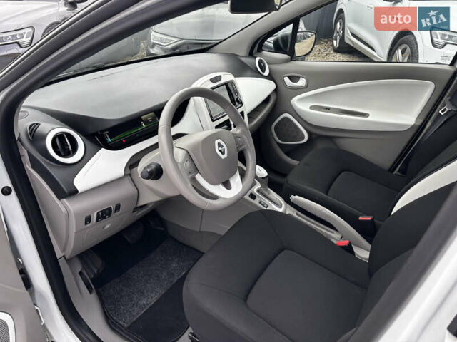 Білий Рено Зое, об'ємом двигуна 0 л та пробігом 23 тис. км за 8850 $, фото 14 на Automoto.ua