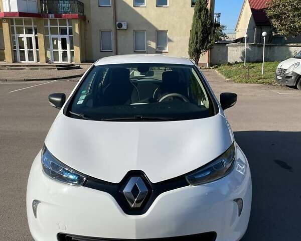 Белый Рено Зое, объемом двигателя 0 л и пробегом 160 тыс. км за 8200 $, фото 6 на Automoto.ua