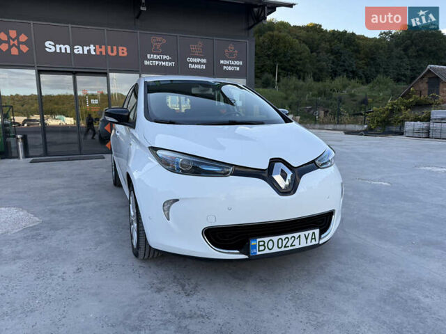 Белый Рено Зое, объемом двигателя 0 л и пробегом 51 тыс. км за 10800 $, фото 26 на Automoto.ua