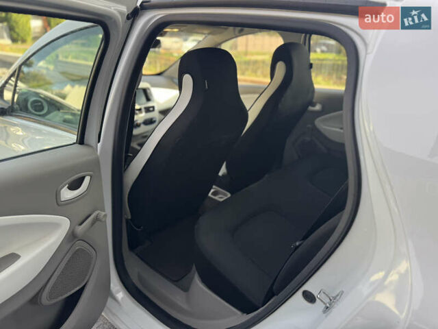 Білий Рено Зое, об'ємом двигуна 0 л та пробігом 87 тис. км за 8500 $, фото 19 на Automoto.ua