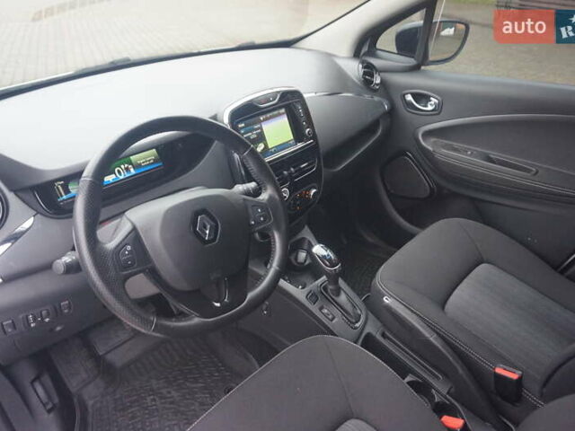 Білий Рено Зое, об'ємом двигуна 0 л та пробігом 37 тис. км за 10777 $, фото 28 на Automoto.ua