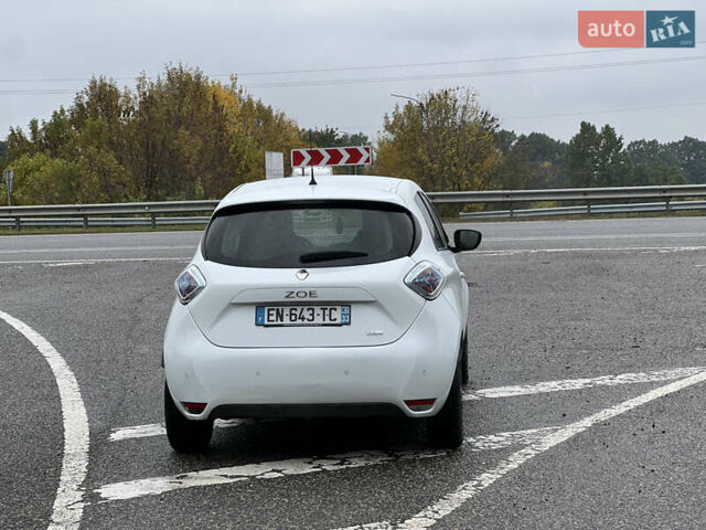 Белый Рено Зое, объемом двигателя 0 л и пробегом 150 тыс. км за 8800 $, фото 8 на Automoto.ua