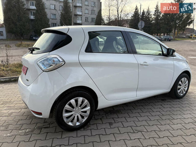 Білий Рено Зое, об'ємом двигуна 0 л та пробігом 130 тис. км за 8500 $, фото 4 на Automoto.ua