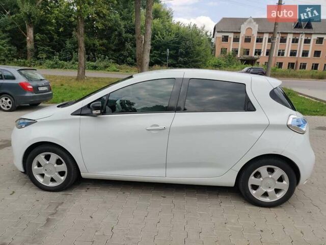 Белый Рено Зое, объемом двигателя 0 л и пробегом 190 тыс. км за 9300 $, фото 3 на Automoto.ua