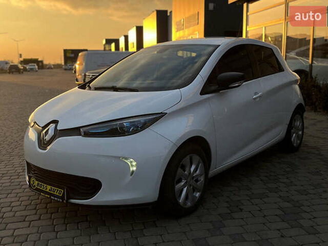 Белый Рено Зое, объемом двигателя 0 л и пробегом 153 тыс. км за 8000 $, фото 2 на Automoto.ua