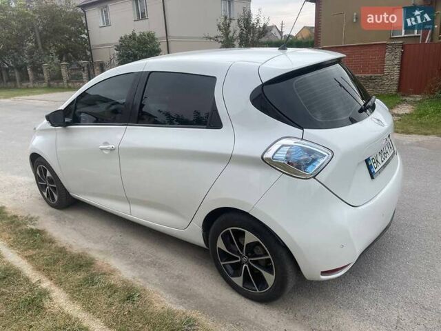 Белый Рено Зое, объемом двигателя 0 л и пробегом 58 тыс. км за 11840 $, фото 10 на Automoto.ua