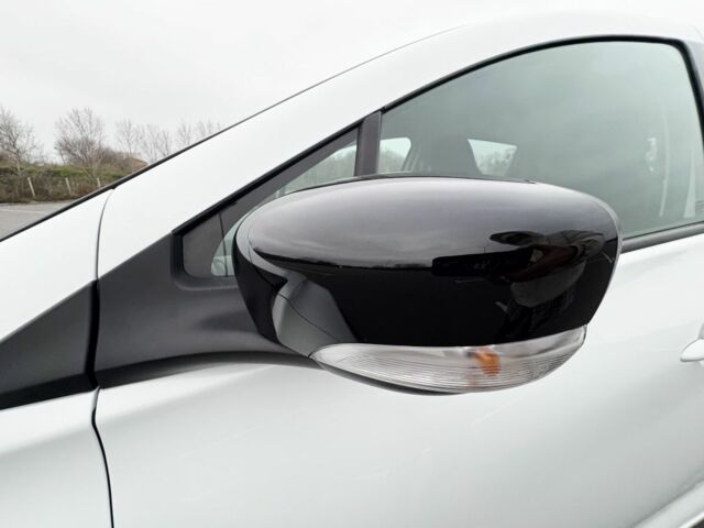 Белый Рено Зое, объемом двигателя 0 л и пробегом 37 тыс. км за 9600 $, фото 10 на Automoto.ua