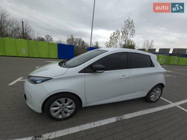 Білий Рено Зое, об'ємом двигуна 0 л та пробігом 125 тис. км за 9000 $, фото 8 на Automoto.ua