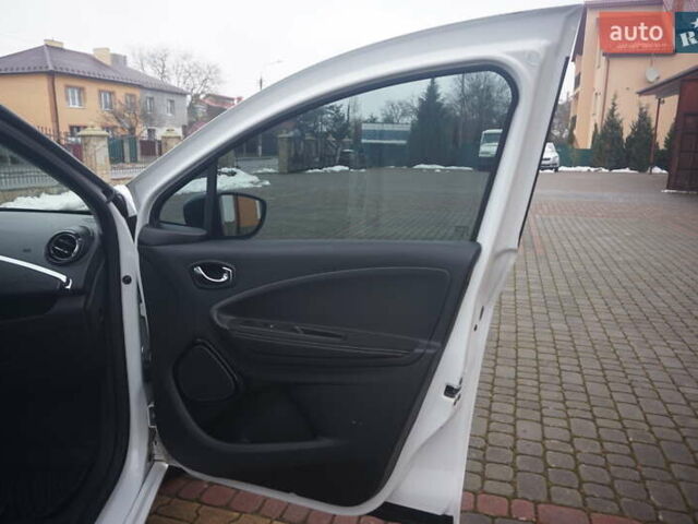 Білий Рено Зое, об'ємом двигуна 0 л та пробігом 37 тис. км за 10777 $, фото 42 на Automoto.ua