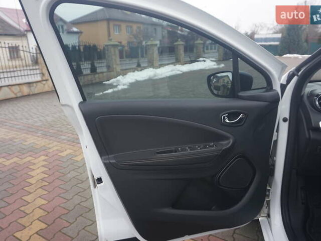 Білий Рено Зое, об'ємом двигуна 0 л та пробігом 37 тис. км за 10777 $, фото 27 на Automoto.ua