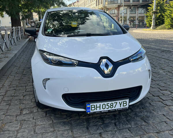 Белый Рено Зое, объемом двигателя 0 л и пробегом 53 тыс. км за 11696 $, фото 9 на Automoto.ua