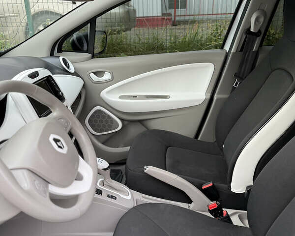 Рено Зое 2018 в Львове на Automoto.ua Белый Рено Зое, объемом двигателя 0 л и пробегом 78 тыс. км за 9900 $, фото 12 на Automoto.ua