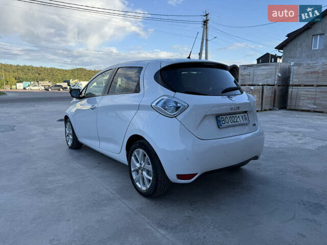 Белый Рено Зое, объемом двигателя 0 л и пробегом 51 тыс. км за 10800 $, фото 12 на Automoto.ua
