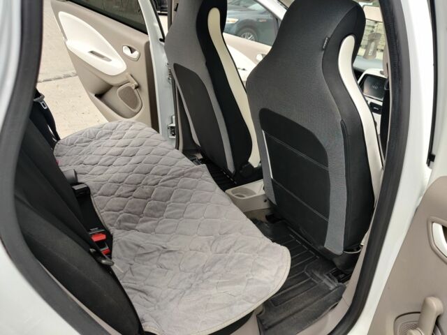 Білий Рено Зое, об'ємом двигуна 0 л та пробігом 190 тис. км за 8500 $, фото 9 на Automoto.ua