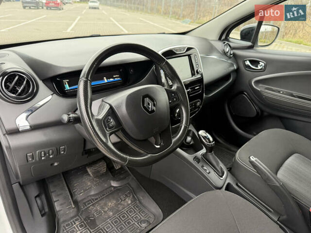 Білий Рено Зое, об'ємом двигуна 0 л та пробігом 56 тис. км за 9800 $, фото 11 на Automoto.ua
