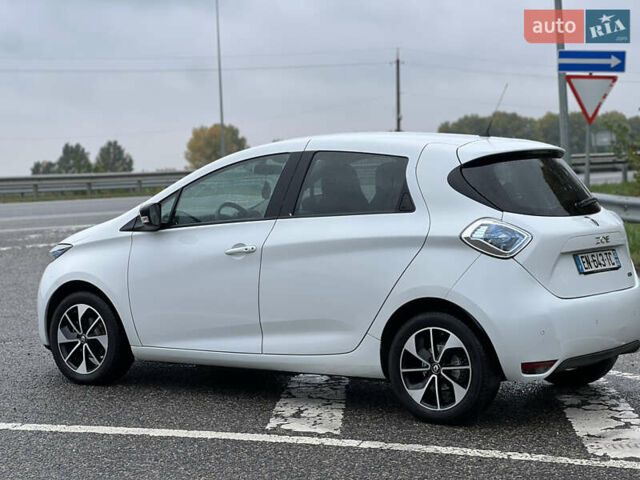 Белый Рено Зое, объемом двигателя 0 л и пробегом 150 тыс. км за 8800 $, фото 3 на Automoto.ua