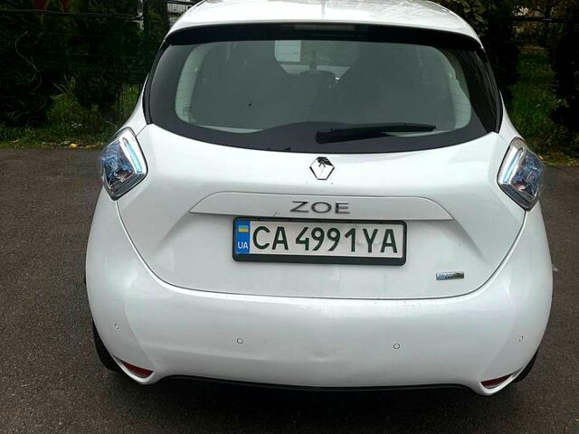 Белый Рено Зое, объемом двигателя 0 л и пробегом 102 тыс. км за 8500 $, фото 6 на Automoto.ua
