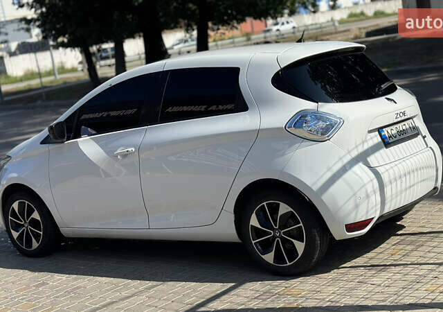 Белый Рено Зое, объемом двигателя 0 л и пробегом 125 тыс. км за 9900 $, фото 3 на Automoto.ua