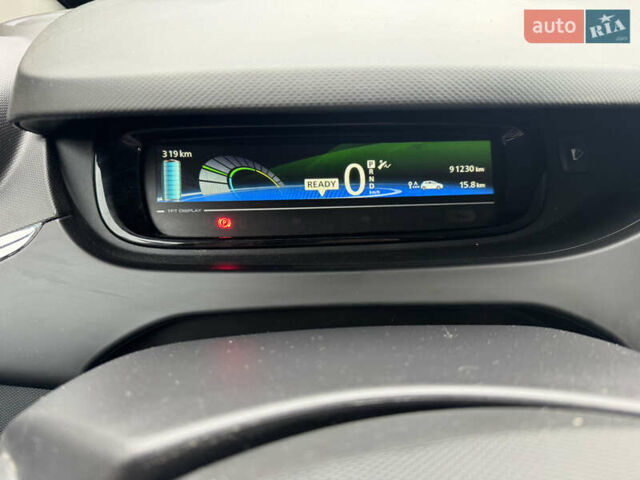 Білий Рено Зое, об'ємом двигуна 0 л та пробігом 91 тис. км за 10600 $, фото 12 на Automoto.ua