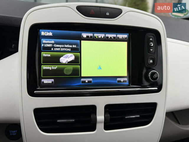 Белый Рено Зое, объемом двигателя 0 л и пробегом 127 тыс. км за 9200 $, фото 54 на Automoto.ua