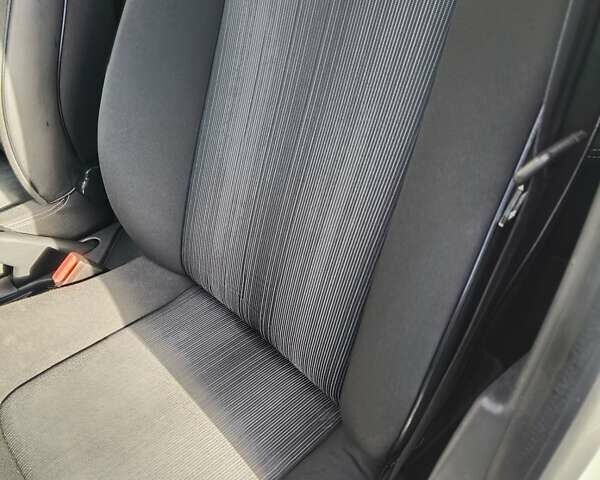 Білий Рено Зое, об'ємом двигуна 0 л та пробігом 42 тис. км за 9500 $, фото 9 на Automoto.ua