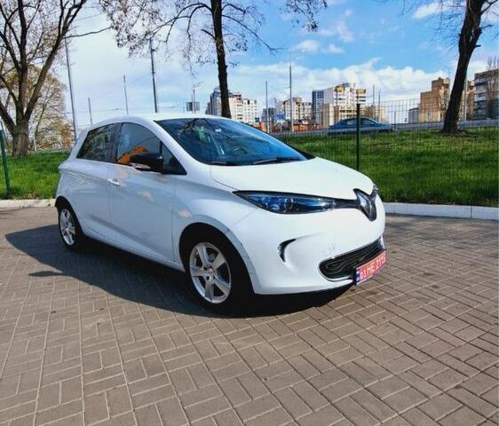 Білий Рено Зое, об'ємом двигуна 0 л та пробігом 36 тис. км за 9499 $, фото 4 на Automoto.ua
