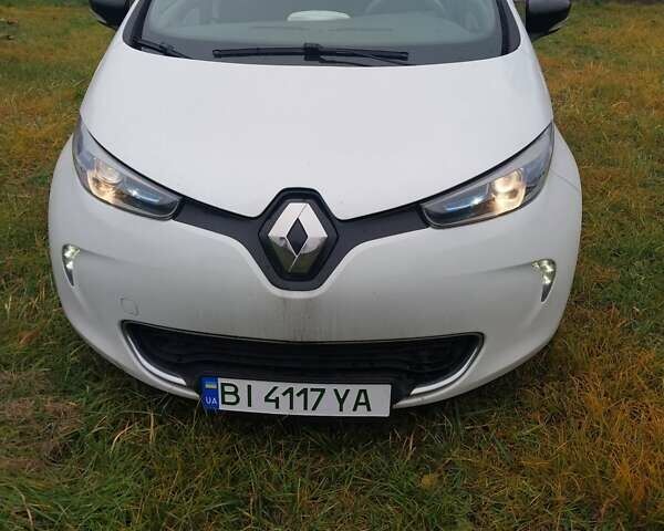 Білий Рено Зое, об'ємом двигуна 0 л та пробігом 92 тис. км за 9600 $, фото 2 на Automoto.ua