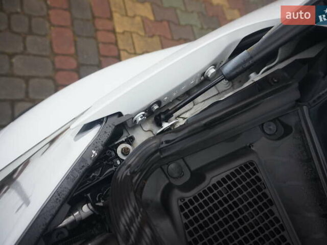 Білий Рено Зое, об'ємом двигуна 0 л та пробігом 37 тис. км за 10777 $, фото 62 на Automoto.ua