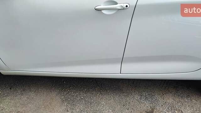 Белый Рено Зое, объемом двигателя 0 л и пробегом 62 тыс. км за 9999 $, фото 2 на Automoto.ua