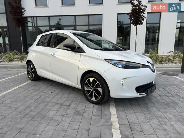Белый Рено Зое, объемом двигателя 0 л и пробегом 73 тыс. км за 9650 $, фото 3 на Automoto.ua