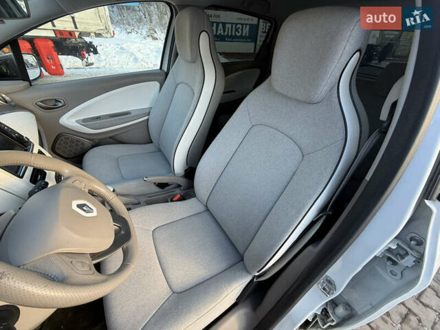 Білий Рено Зое, об'ємом двигуна 0 л та пробігом 81 тис. км за 8900 $, фото 18 на Automoto.ua