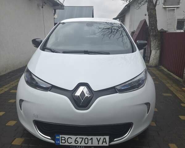 Белый Рено Зое, объемом двигателя 0 л и пробегом 117 тыс. км за 10500 $, фото 1 на Automoto.ua