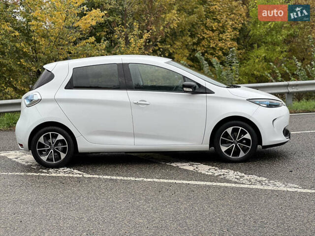 Белый Рено Зое, объемом двигателя 0 л и пробегом 150 тыс. км за 8800 $, фото 5 на Automoto.ua