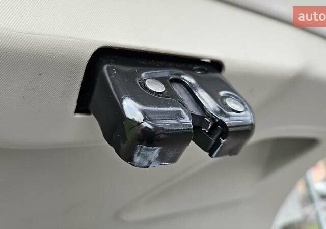 Белый Рено Зое, объемом двигателя 0 л и пробегом 71 тыс. км за 9550 $, фото 33 на Automoto.ua