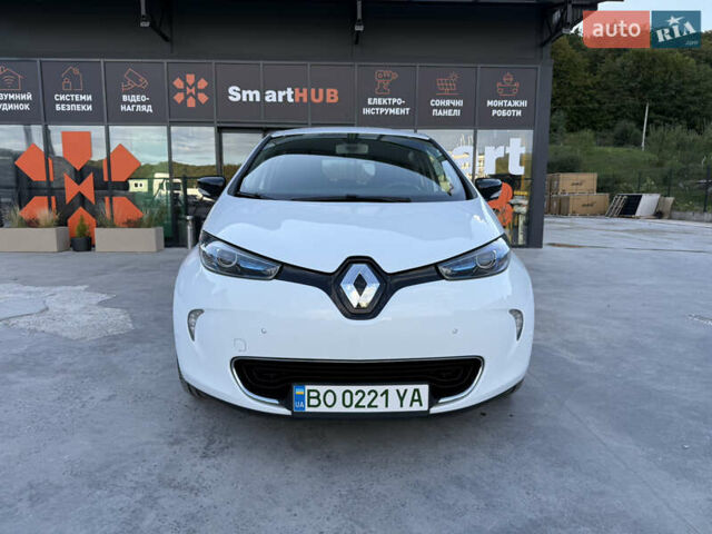 Белый Рено Зое, объемом двигателя 0 л и пробегом 51 тыс. км за 10800 $, фото 1 на Automoto.ua