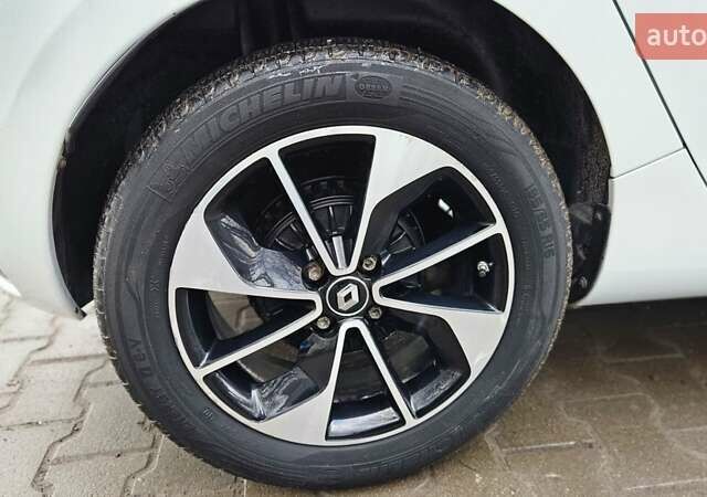 Белый Рено Зое, объемом двигателя 0 л и пробегом 71 тыс. км за 9550 $, фото 16 на Automoto.ua