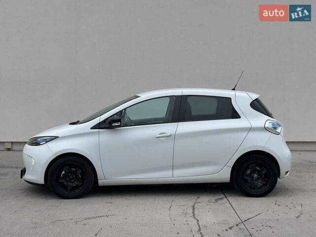Белый Рено Зое, объемом двигателя 0 л и пробегом 96 тыс. км за 9800 $, фото 4 на Automoto.ua