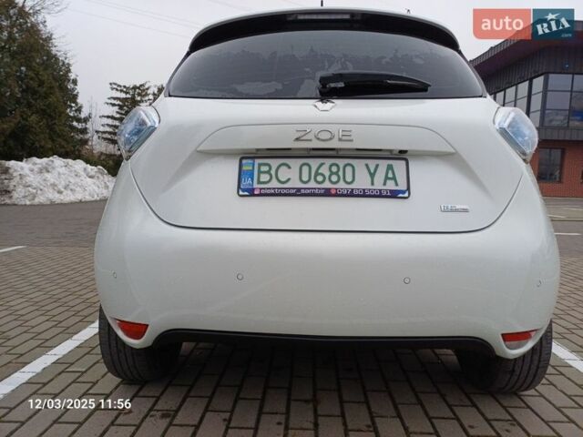 Белый Рено Зое, объемом двигателя 0 л и пробегом 150 тыс. км за 10000 $, фото 5 на Automoto.ua