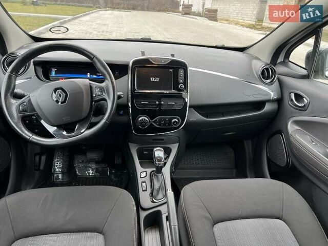 Білий Рено Зое, об'ємом двигуна 0 л та пробігом 116 тис. км за 8650 $, фото 17 на Automoto.ua