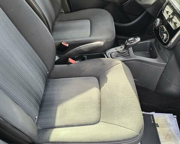 Білий Рено Зое, об'ємом двигуна 0 л та пробігом 42 тис. км за 9500 $, фото 15 на Automoto.ua