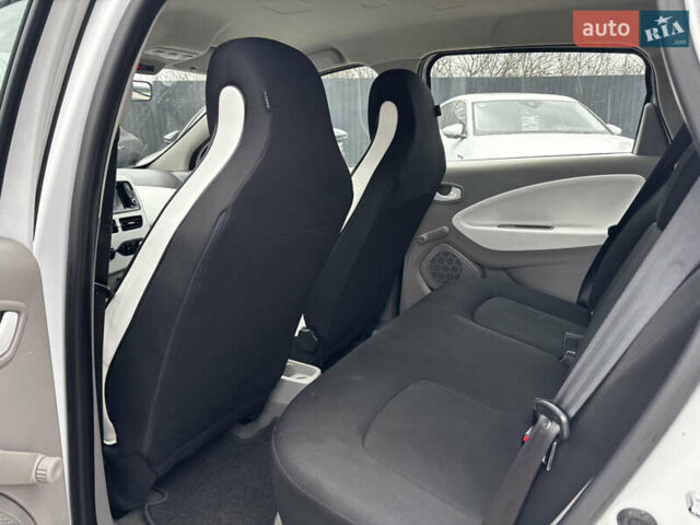Білий Рено Зое, об'ємом двигуна 0 л та пробігом 23 тис. км за 8850 $, фото 28 на Automoto.ua