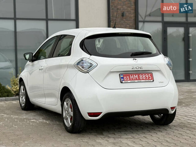Белый Рено Зое, объемом двигателя 0 л и пробегом 127 тыс. км за 9200 $, фото 13 на Automoto.ua