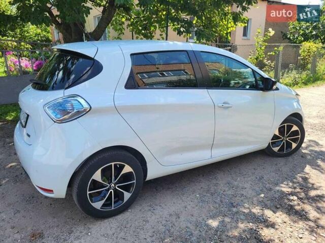 Белый Рено Зое, объемом двигателя 0 л и пробегом 157 тыс. км за 8500 $, фото 6 на Automoto.ua