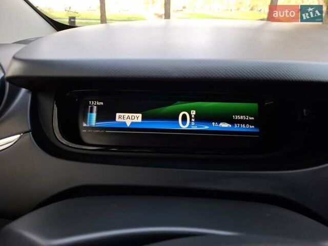 Белый Рено Зое, объемом двигателя 0 л и пробегом 129 тыс. км за 8700 $, фото 41 на Automoto.ua