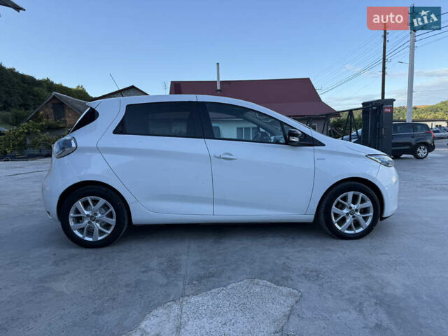 Белый Рено Зое, объемом двигателя 0 л и пробегом 51 тыс. км за 10800 $, фото 18 на Automoto.ua